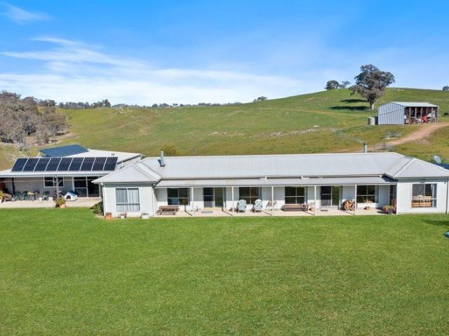 Cottage for sale in Piambong, New South Wales