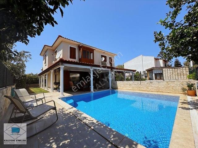 Çeşme, İzmir içerisinde satılık Villa