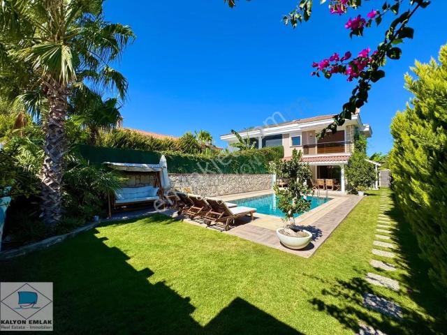 Çeşme, İzmir içerisinde satılık Villa