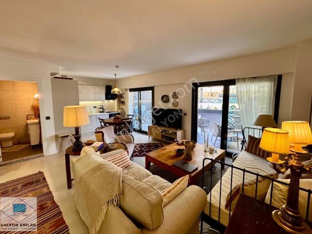 Çeşme, İzmir içerisinde satılık Residence