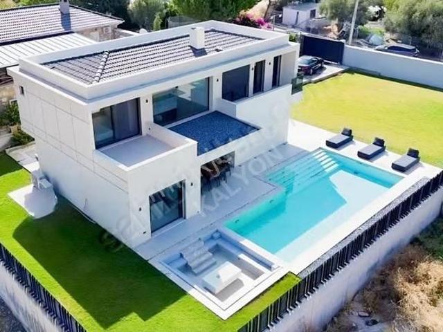 Çeşme, İzmir içerisinde kiralık Villa