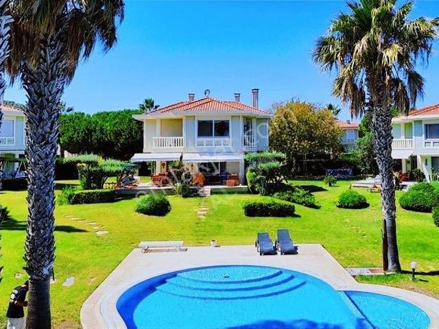 Çeşme, İzmir içerisinde satılık Villa