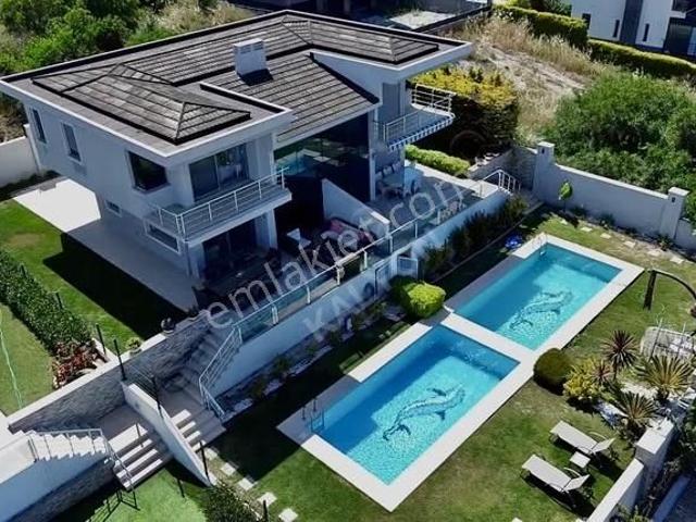 Çeşme, İzmir içerisinde satılık Villa