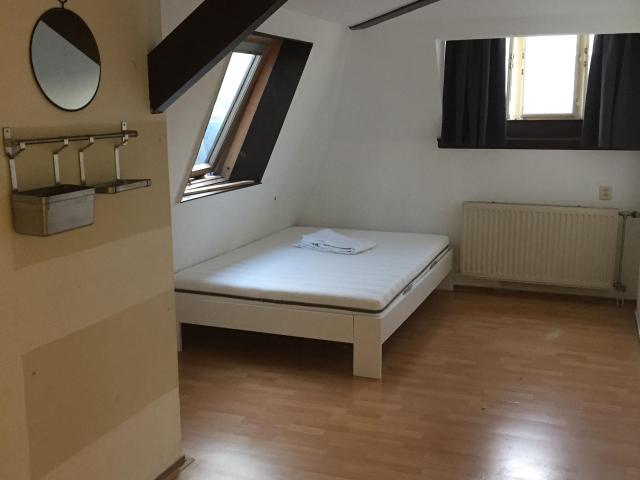 Studio te huur in Bezuidenhout, Zuid Holland