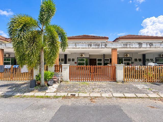 Terraced House for sale in Kampar