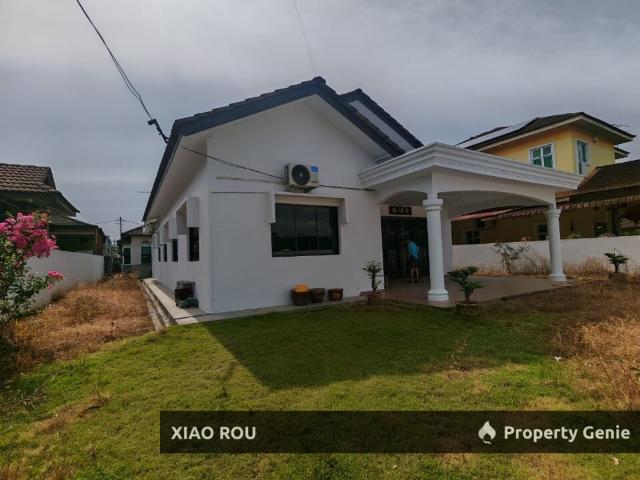 Bungalow for sale in Malaka