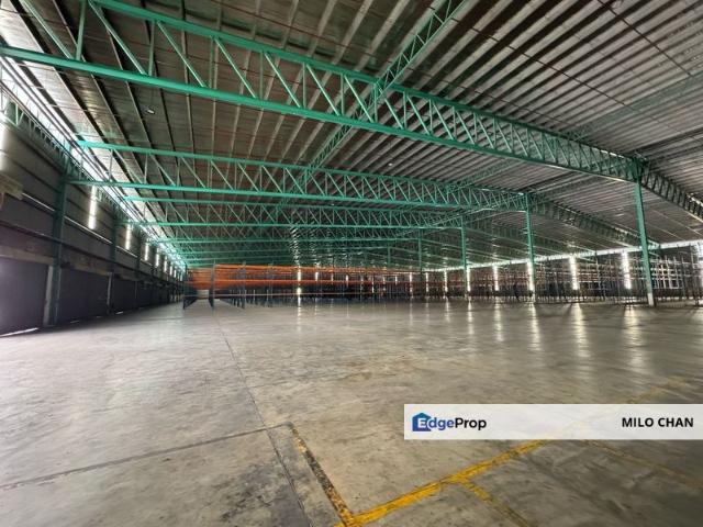 Warehouse for rent in Petaling, Alam Impian