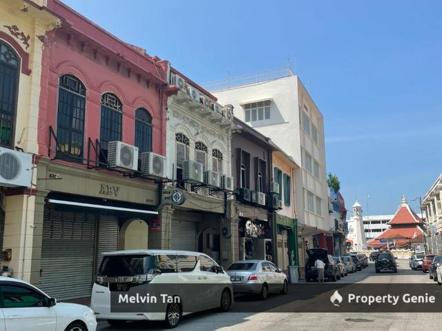 Shop for rent in Malaka