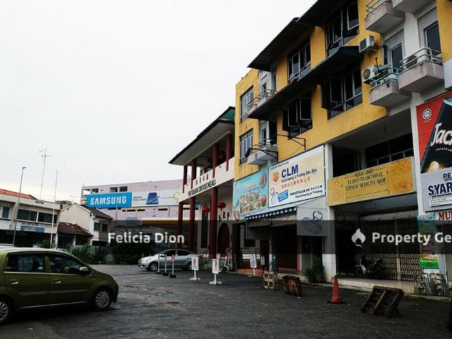 Shop for sale in Malaka