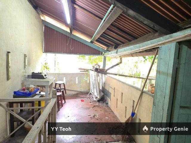 Terraced House for sale in Malaka