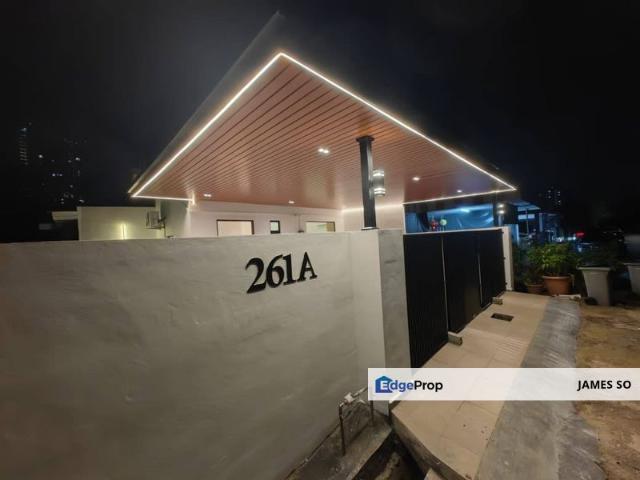House for sale in Malaka