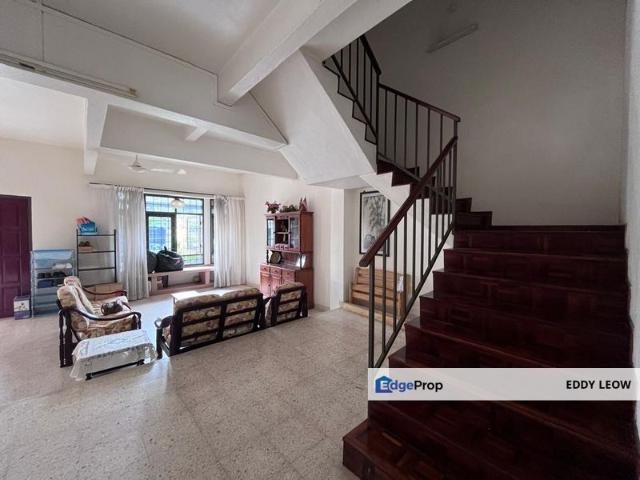 House for sale in Malaka
