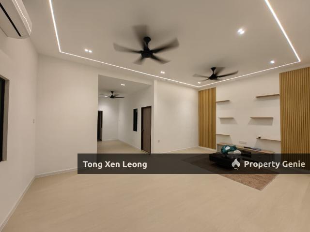 Terraced House for sale in Malaka
