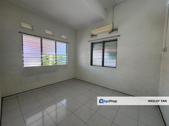 House for sale in Malaka