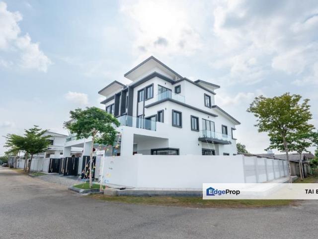 House for sale in Malaka