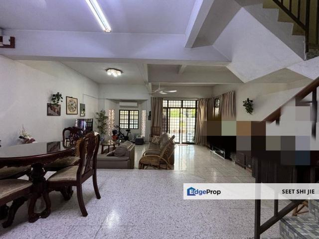 House for sale in Malaka