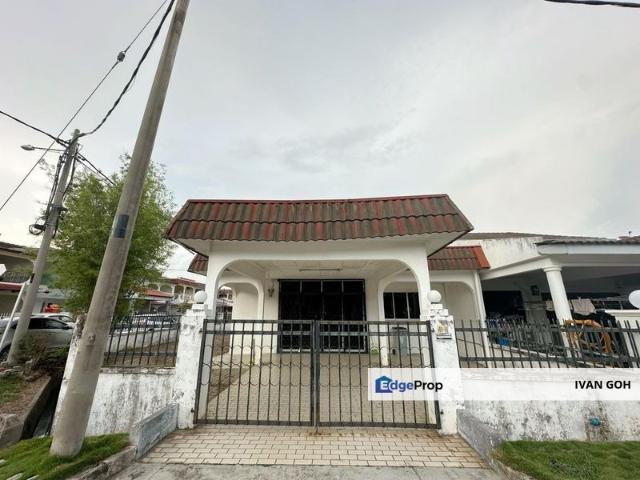 House for sale in Malaka