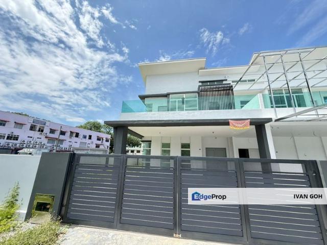 House for sale in Malaka