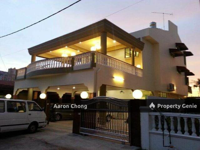 Bungalow for sale in Malaka