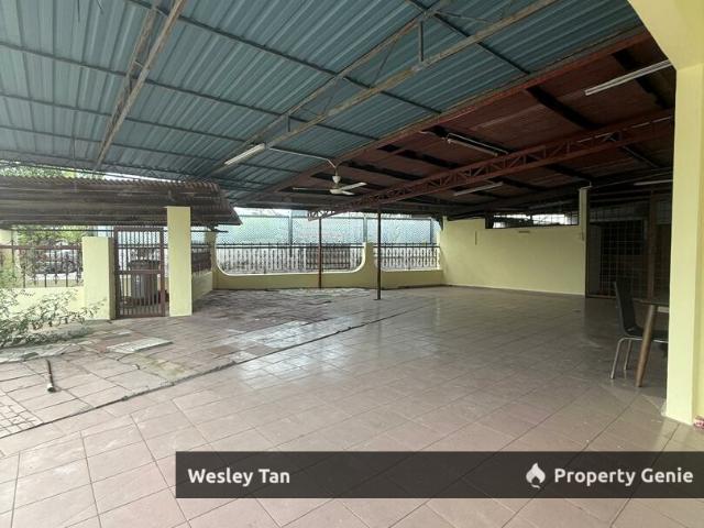 Terraced House for sale in Malaka