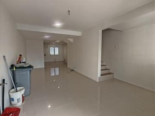 Terraced House for sale in Malaka