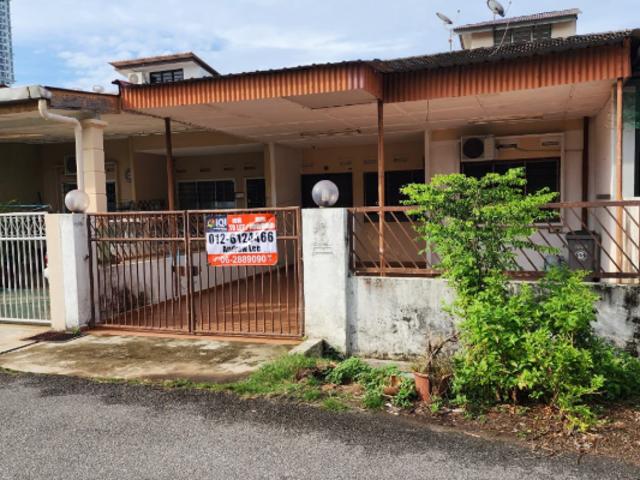 House for rent in Malaka