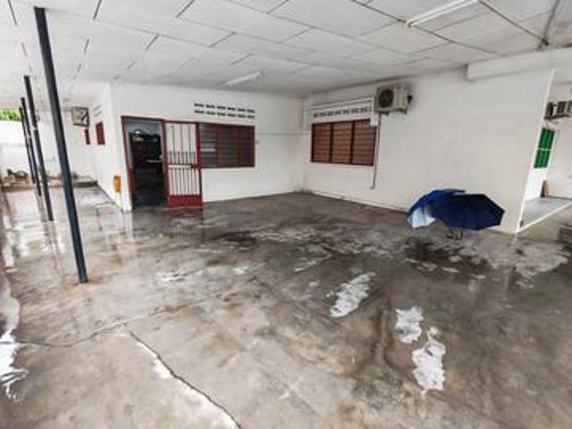 Terraced House for sale in Malaka