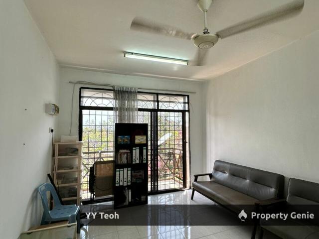 Apartment for sale in Malaka