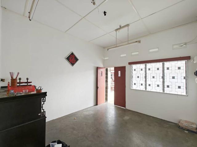 Terraced House for sale in Malaka