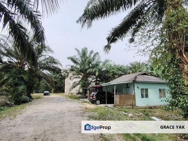 Shop for sale in Ayer Baloi, Johor