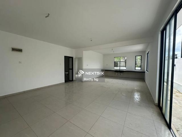 Shop for sale in Johor