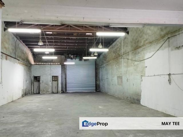 Warehouse for rent in Kampung Seelong Jaya, Johor Bahru