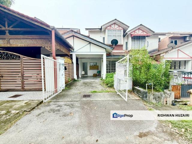 House for sale in Kampung Desa Putra, Sepang