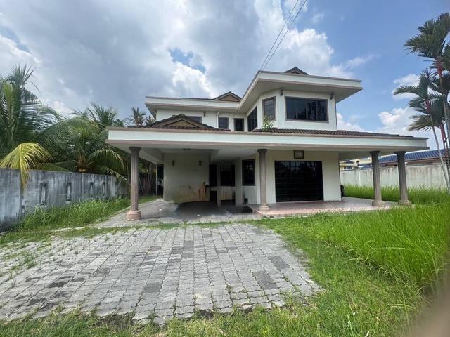 Bungalow for sale in Sitiawan