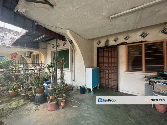 House for sale in Malaka