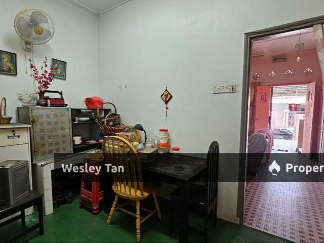 Terraced House for sale in Malaka