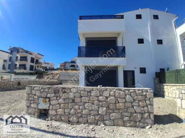 Karaburun, İzmir içerisinde satılık Villa