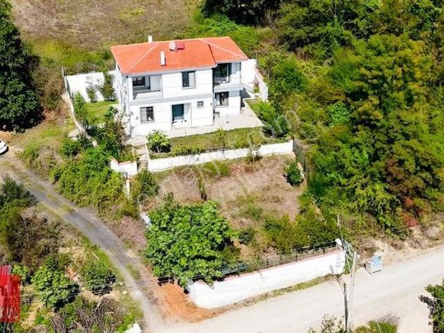 Karakiraz, Kandıra içerisinde satılık Villa