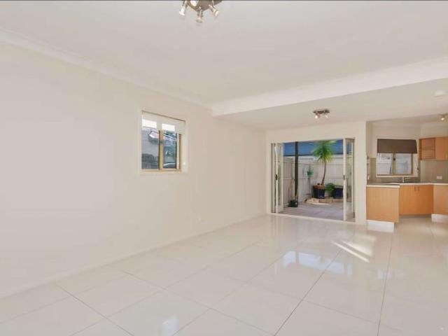 Room for rent in Kangaroo Point, Greater Brisbane