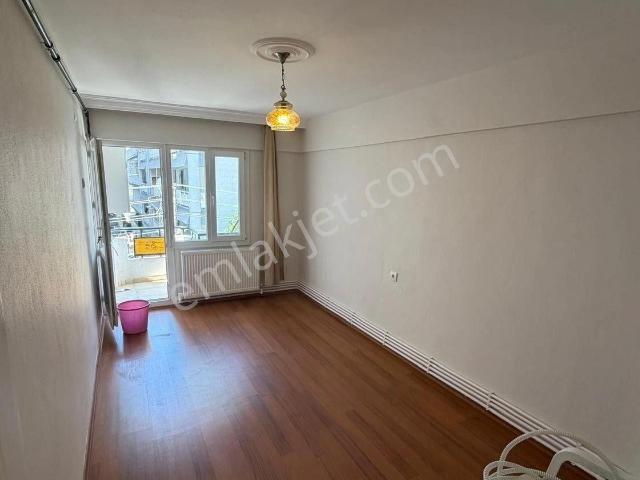 Karabağlar, İzmir içerisinde kiralık mülk