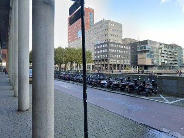 Bedrijfspand te huur in Laak, Zuid Holland