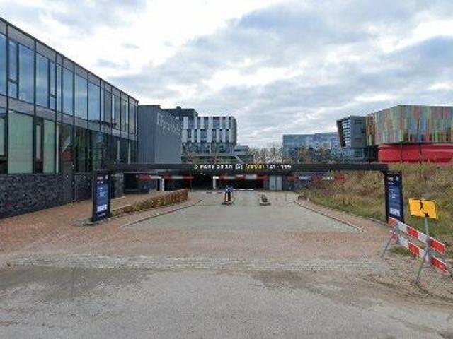 Bedrijfspand te huur in Beukenhorst-Oost, Hoofddorp