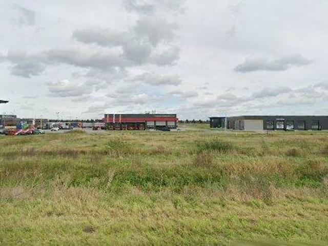 Bedrijfspand te koop in Vriezenveen, Overijssel