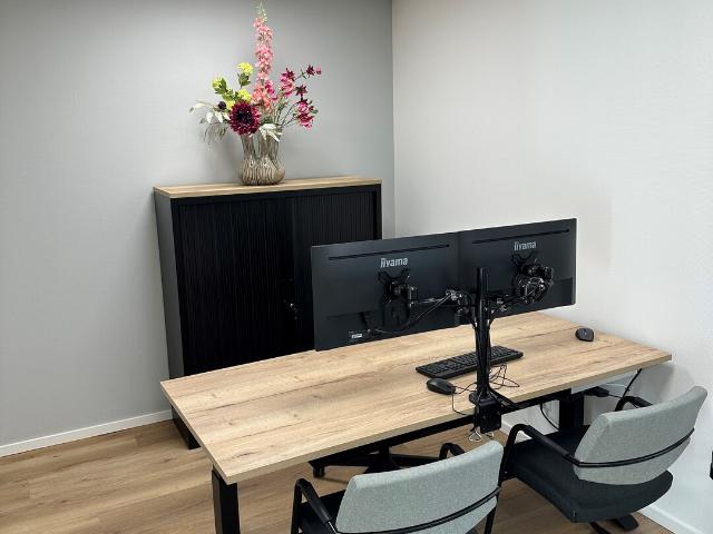 Bedrijfspand te huur in Stadshagen, Zwolle