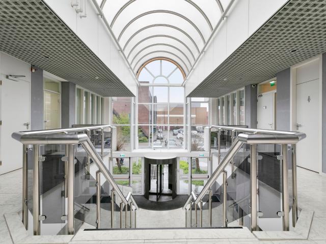 Bedrijfspand te huur in Schiekamp, Spijkenisse