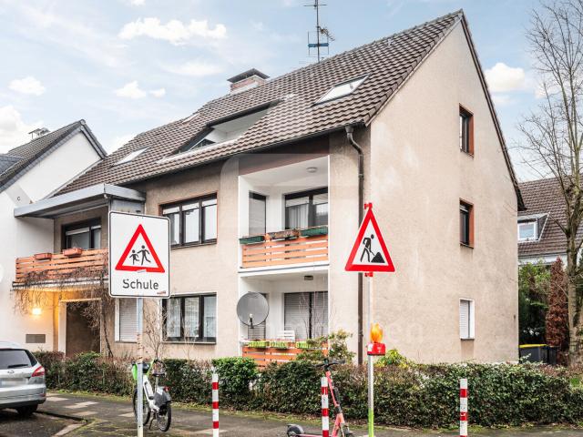 Dachgeschosswohnung kaufen in Gremberghoven, Köln