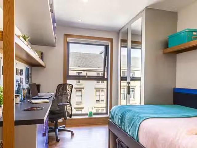 Apartment for rent in Cranstonhill, Scotland