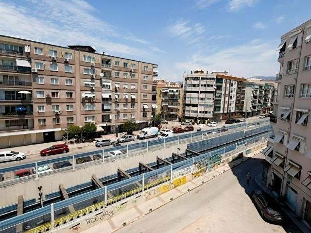 Karşiyaka, İzmir içerisinde satılık mülk
