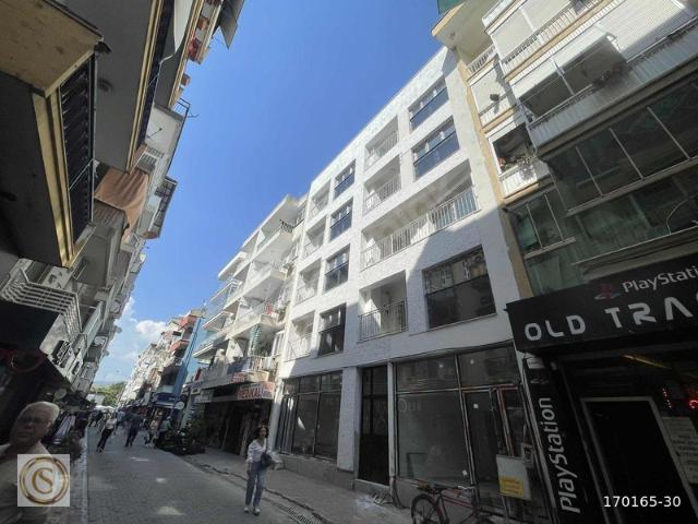 İzmir, Konak içerisinde satılık mülk