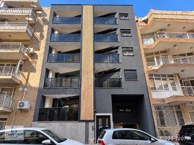 Karşiyaka, İzmir içerisinde satılık mülk